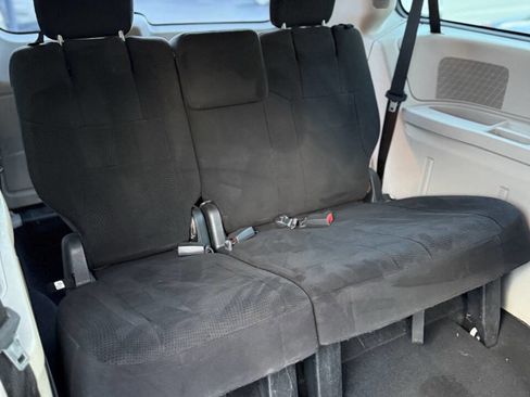 Used 2013 Dodge Grand Caravan American Value Package image 16
