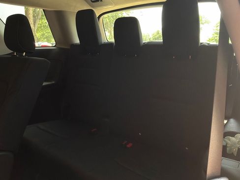 Used 2025 Nissan Pathfinder SV FWD image 13