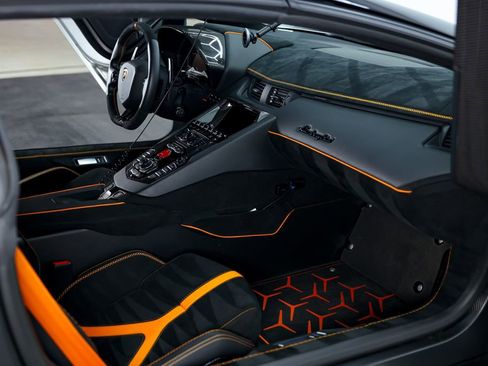 Used 2021 Lamborghini Aventador SVJ image 23