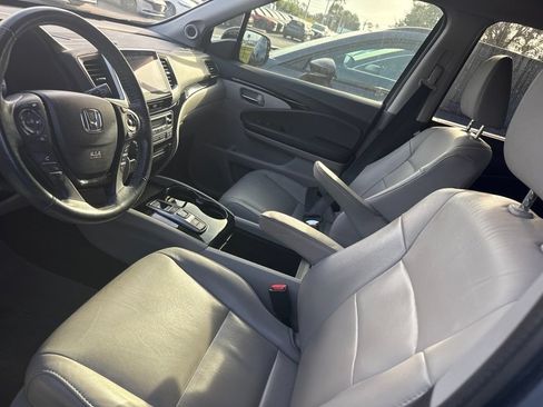 Used 2017 Honda Pilot Touring image 3