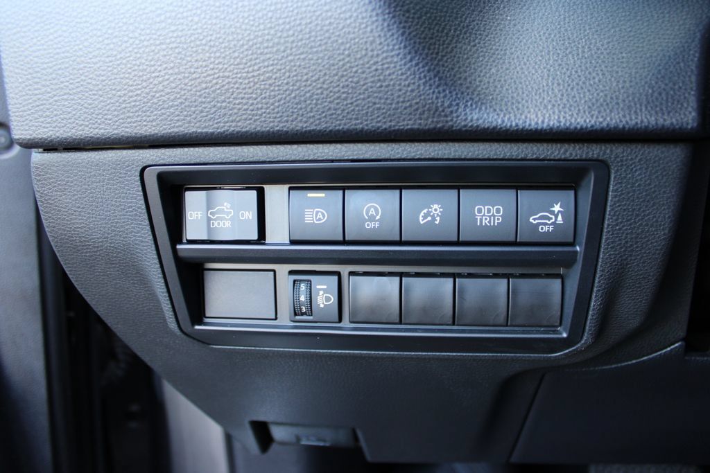 Used 2023 Toyota Tundra SR5 w/ SR5 Convenience Package AWD/4WD image 14