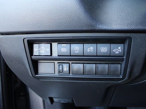 Used 2023 Toyota Tundra SR5 w/ SR5 Convenience Package AWD/4WD image 14