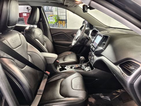 Used 2022 Jeep Cherokee Limited w/ Elite Package image 28