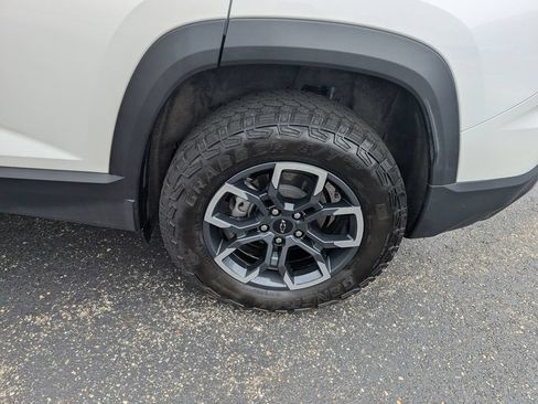 Used 2025 Chevrolet Equinox ACTIV w/ Safety and Technology Package AWD/4WD image 22