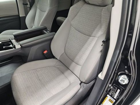 Used 2024 Toyota Sienna LE image 15