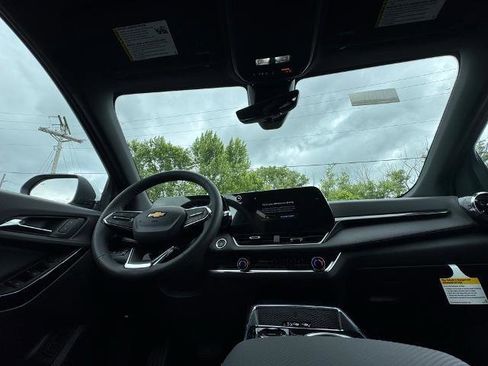 New 2026 Chevrolet Equinox LT w/ Convenience Package II image 44