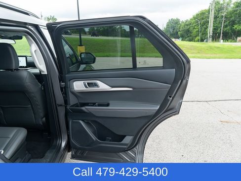 Used 2025 Ford Explorer Active w/ Active Comfort Package AWD/4WD image 15