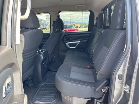 Used 2017 Nissan Titan SV AWD/4WD image 16