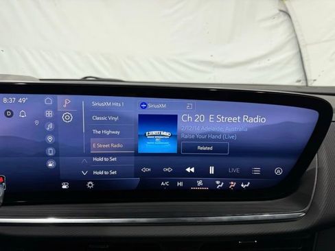 Used 2025 Buick Envision Preferred image 31