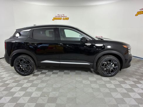 New 2026 Nissan Kicks SR w/ SR Premium Package image 7