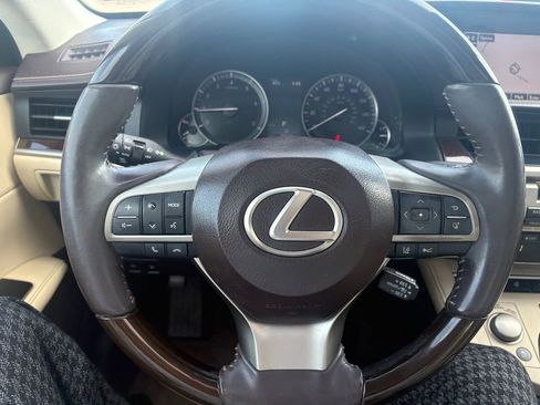 Used 2016 Lexus ES 350 350 w/ Luxury Package w/Wood Trim image 7