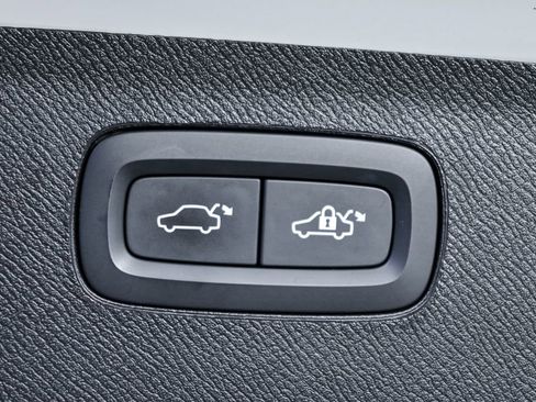 Certified 2024 Volvo XC90 B6 Plus w/ Protection Package Premier AWD/4WD image 34