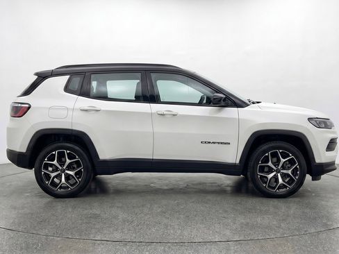 Used 2025 Jeep Compass Limited AWD/4WD image 11