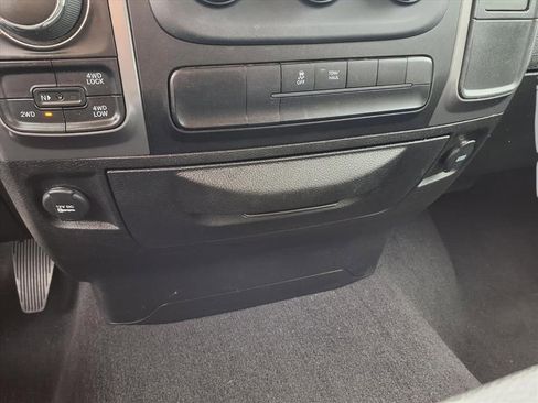 Used 2024 RAM 1500 Classic SLT image 9