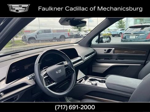 Certified 2026 Cadillac Vistiq Sport w/ LPO, Floor Liner Package AWD/4WD image 21