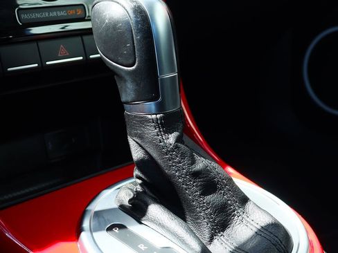 Used 2018 Volkswagen Beetle 2.0T SE image 50