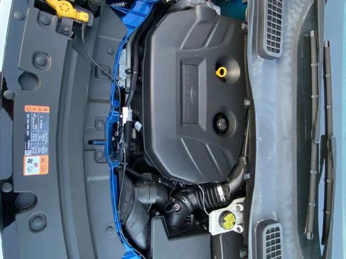 Used 2017 Ford Escape SE w/ SE Sport Appearance Package image 16