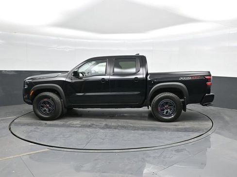 Used 2025 Nissan Frontier PRO-4X image 9