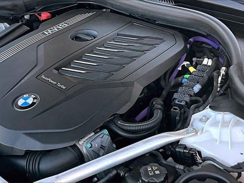 Used 2023 BMW 540i w/ Premium Package image 29