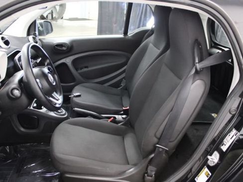Used 2019 smart fortwo electric drive RWD image 2