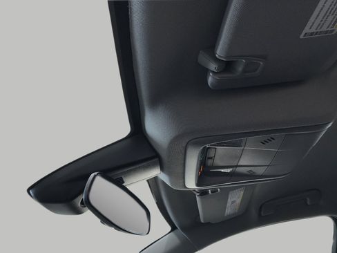 Certified 2023 GMC Acadia SLE w/ Driver Convenience Package image 18