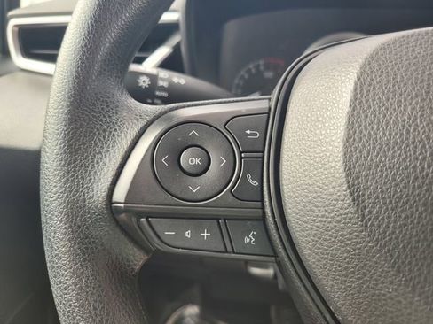 Used 2022 Toyota Corolla LE w/ LE Convenience Package image 27