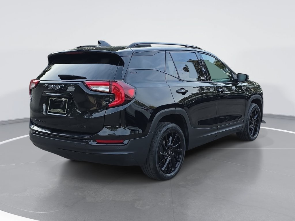 Used 2023 GMC Terrain SLT w/ Tech Package AWD/4WD image 3