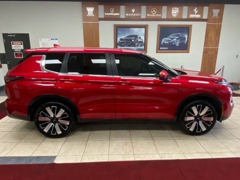 Used 2025 Mitsubishi Outlander SE FWD image 6