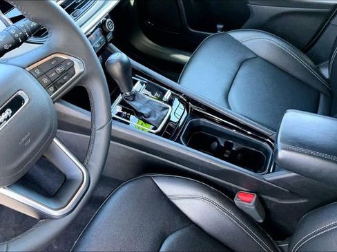 Used 2025 Jeep Compass Limited image 14