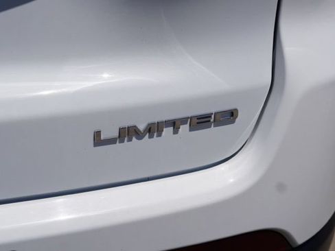 Used 2024 Jeep Compass Limited AWD/4WD image 12