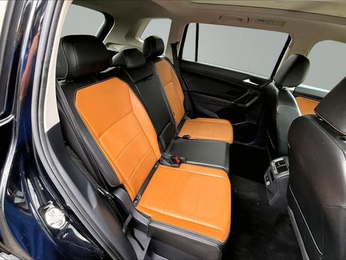 Used 2018 Volkswagen Tiguan SE w/ Panoramic Sunroof Package AWD/4WD image 14
