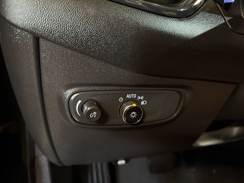 Used 2022 Chevrolet Equinox RS image 33