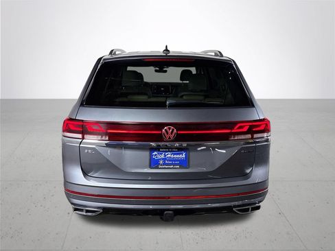 Certified 2024 Volkswagen Atlas SEL Premium R-Line AWD/4WD image 8