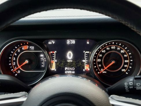 Used 2018 Jeep Wrangler Unlimited Sahara w/ Dual Top Group image 29