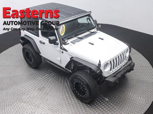 Used 2020 Jeep Wrangler Sport AWD/4WD image 3