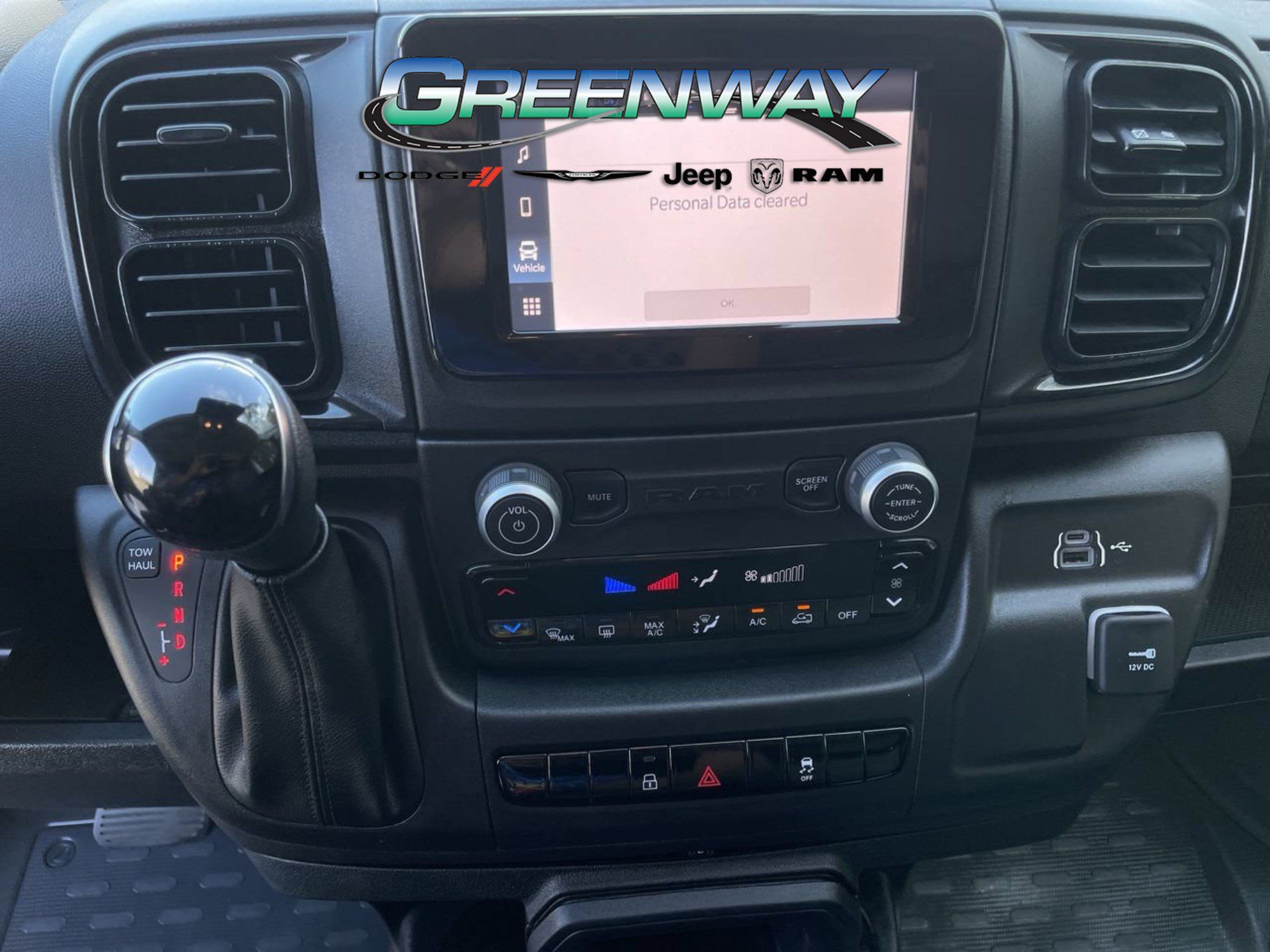 Used 2025 RAM ProMaster 2500 w/ U-Haul Equipment Group FWD image 19