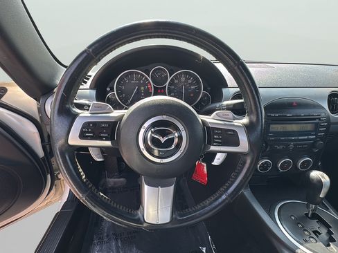 Used 2009 MAZDA MX-5 Miata Touring RWD image 16