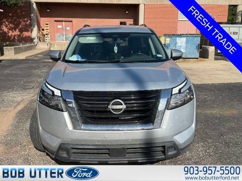 Used 2022 Nissan Pathfinder SV AWD/4WD image 1