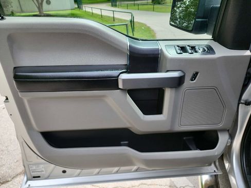 Used 2015 Ford F150 XLT image 13