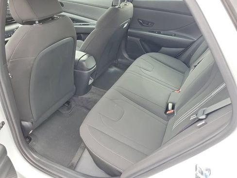 Certified 2025 Hyundai Elantra Sport image 19