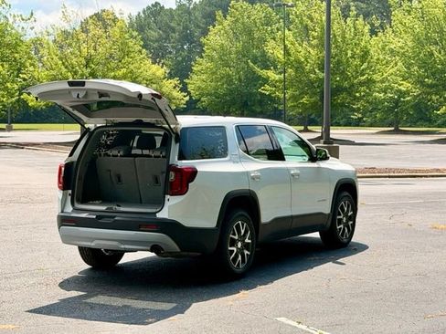 Used 2021 GMC Acadia SLE FWD image 18