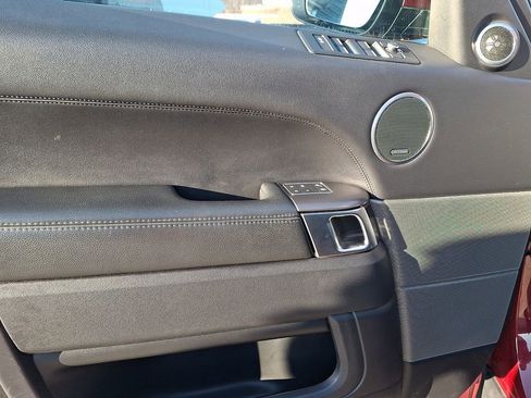 Used 2017 Land Rover Range Rover Sport SE image 16