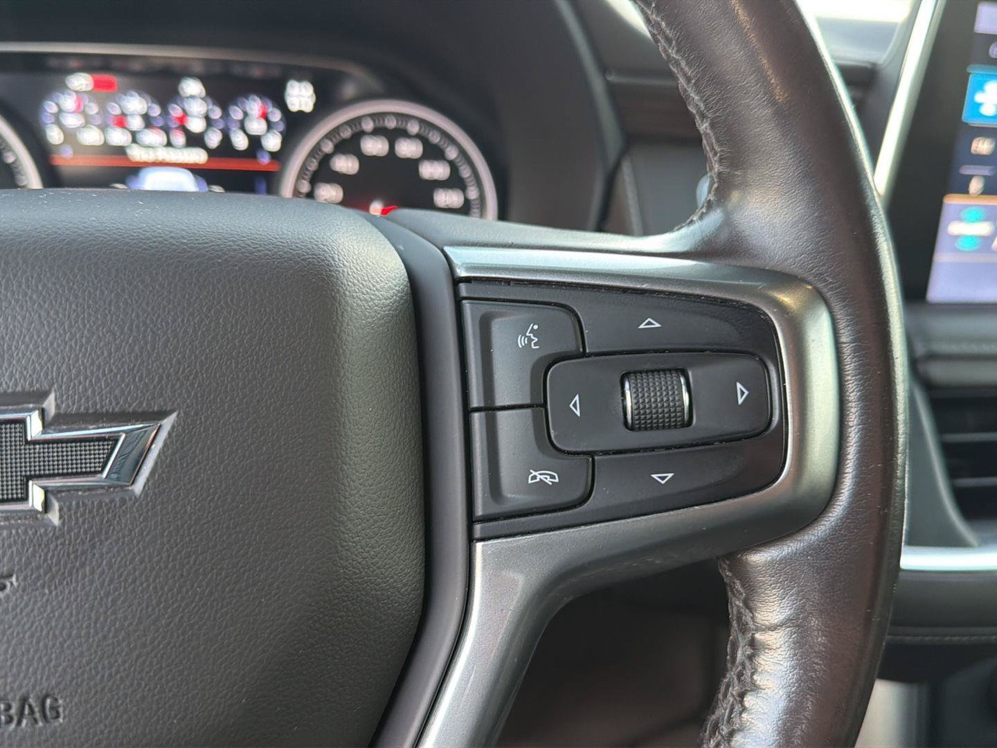 Used 2021 Chevrolet Tahoe Z71 w/ Z71 Off-Road Package AWD/4WD image 23