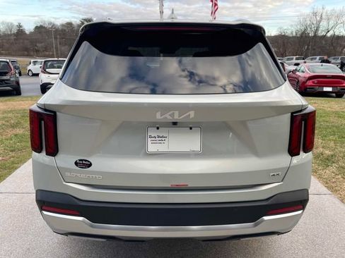 New 2026 Kia Sorento S image 6