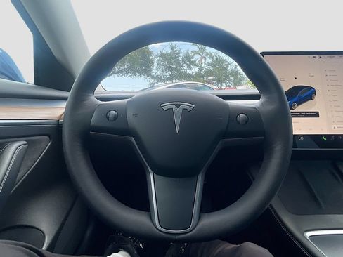 Used 2022 Tesla Model 3 Standard Range RWD image 10