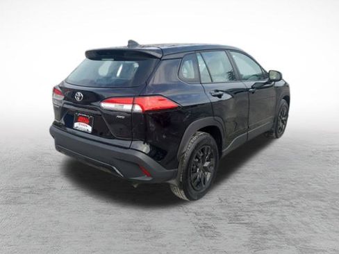Used 2023 Toyota Corolla Cross L image 8