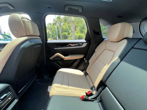 New 2025 Porsche Cayenne image 25