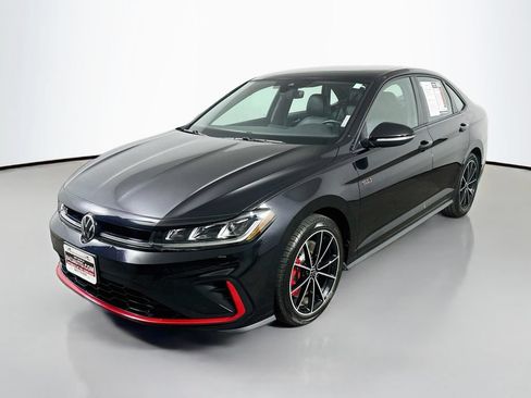Used 2025 Volkswagen Jetta GLI Autobahn FWD image 3