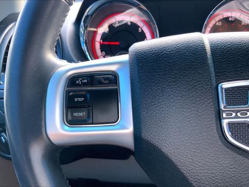 Used 2013 Dodge Grand Caravan SE FWD image 24