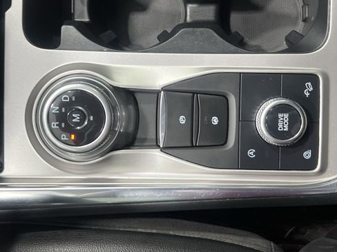 Used 2020 Ford Explorer XLT w/ Equipment Group 202A AWD/4WD image 20